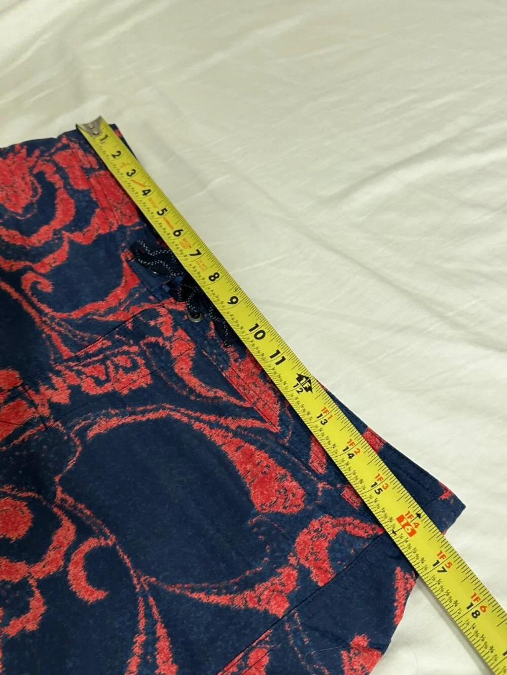 Men's Patagonia Swimsuit Bathing Suit Red Blue Flowers Sz 32 Button Fly Trunks